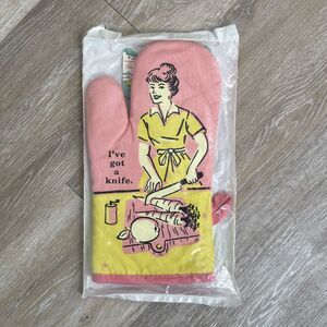 Blue Q Oven Mitt Insulated Retro I've Got A Knife Glove Kitchen Novelty Home NWT
